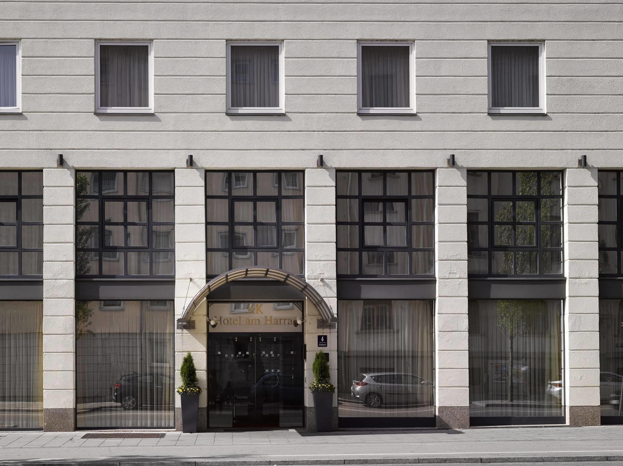 K+K Hotel Am Harras Munchen Bagian luar foto